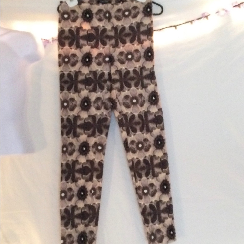 - Timeless Naeemkhan women’s yoga flowered design pants .